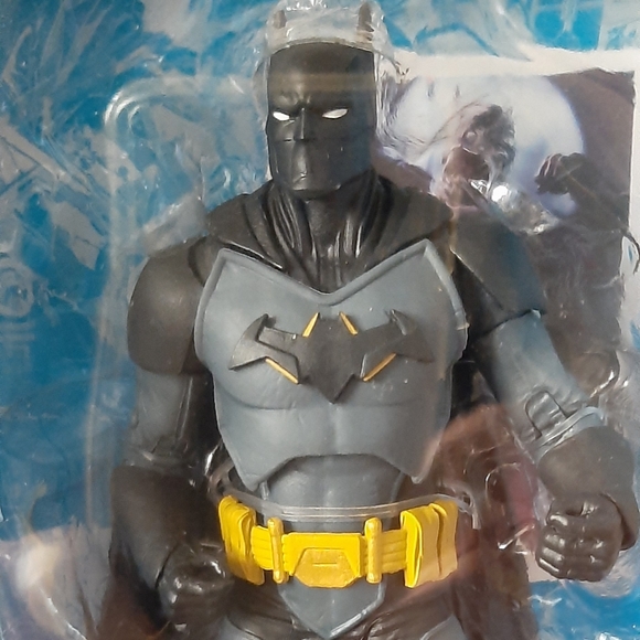 Future State: The Next Batman DC Multiverse Batman Action Figure 7" - Picture 2 of 3